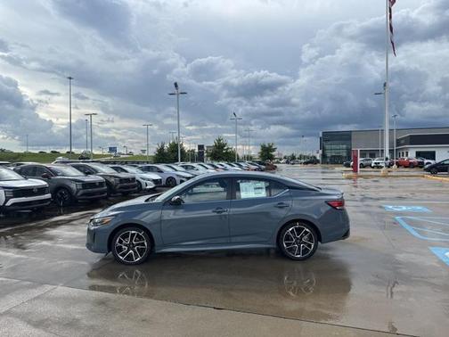 2025 Nissan Sentra SR