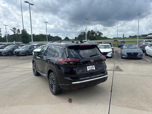 2025 Nissan Rogue Platinum