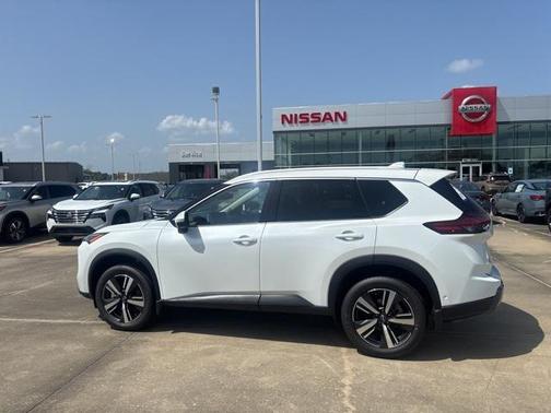 2025 Nissan Rogue SL