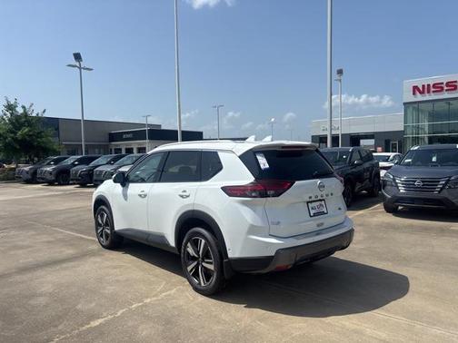 2025 Nissan Rogue SL