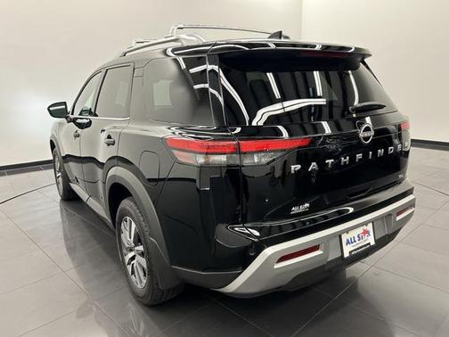 2024 Nissan Pathfinder SL FWD