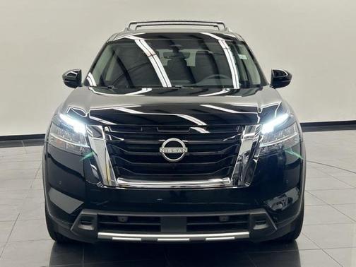 2024 Nissan Pathfinder SL FWD