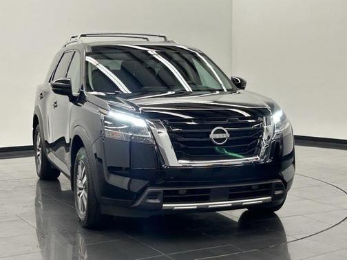 2024 Nissan Pathfinder SL FWD