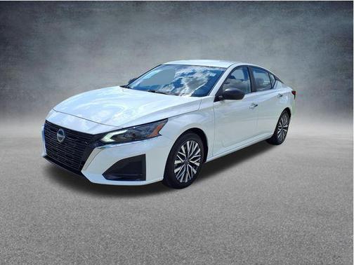 Glacier White 2025 Nissan Altima 2.5 SV