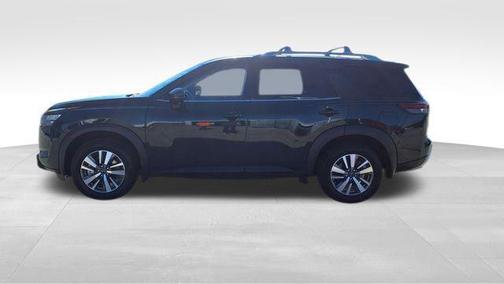 2025 Nissan Pathfinder SL FWD