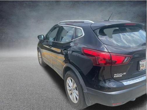 Magnetic Black Pearl 2019 Nissan Rogue Sport SV