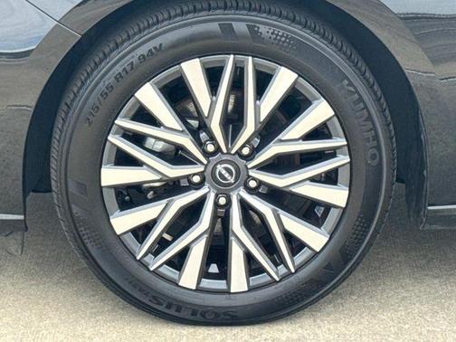 Super Black Clearcoat 2025 Nissan Altima 2.5 SV