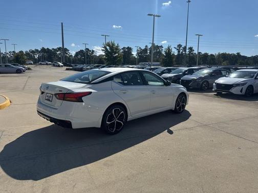 2025 Nissan Altima SR FWD