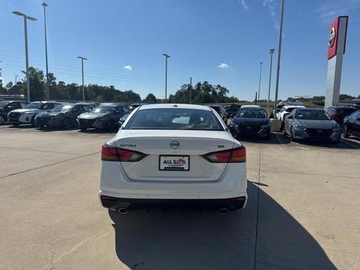 2025 Nissan Altima SR FWD