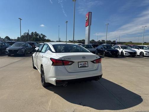 2025 Nissan Altima SR FWD