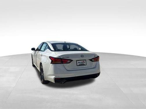 2025 Nissan Altima SR FWD