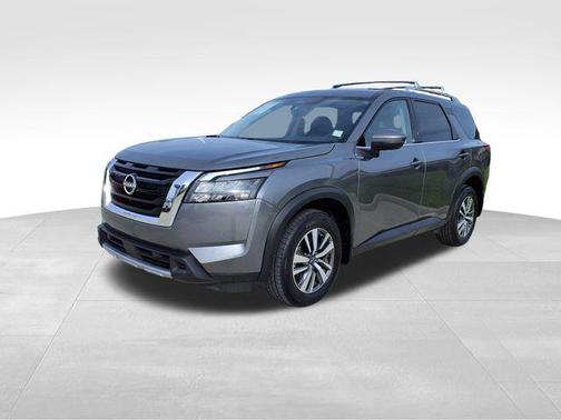 Gun Metallic 2025 Nissan Pathfinder SL 4WD