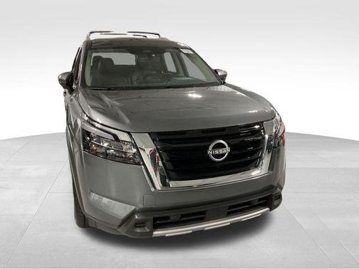 Gun Metallic 2025 Nissan Pathfinder SL 4WD