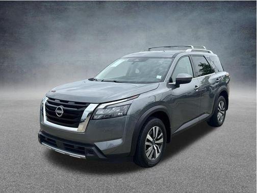 Gun Metallic 2025 Nissan Pathfinder SL 4WD