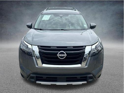 Gun Metallic 2025 Nissan Pathfinder SL 4WD
