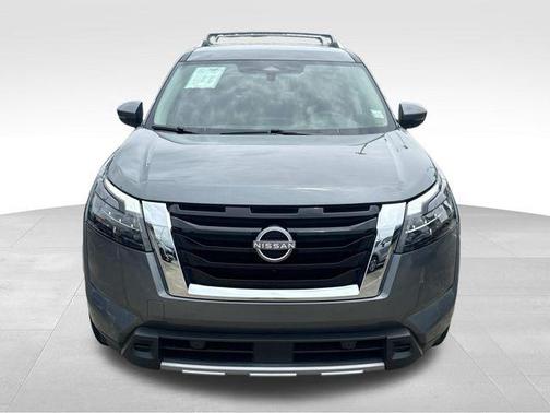 Gun Metallic 2025 Nissan Pathfinder SL 4WD