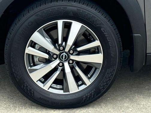 Gun Metallic 2025 Nissan Pathfinder SL 4WD