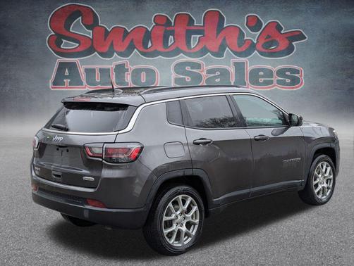 2022 Jeep Compass Latitude Lux