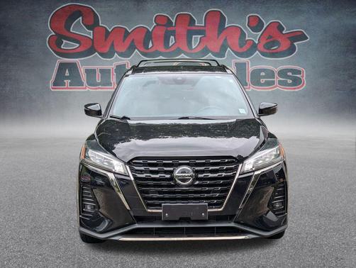 2021 Nissan Kicks SR