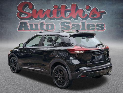2021 Nissan Kicks SR