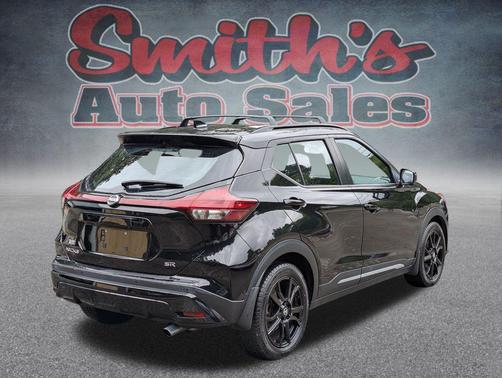 2021 Nissan Kicks SR