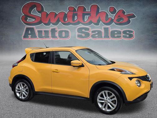 Solar Yellow 2015 Nissan Juke SV