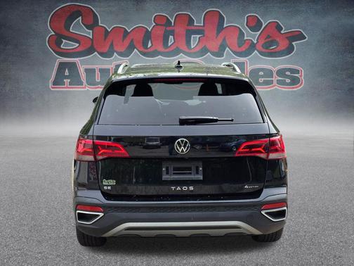 Deep Black 2022 Volkswagen Taos 1.5T SE