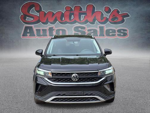 Deep Black 2022 Volkswagen Taos 1.5T SE
