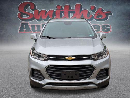 Silver Ice Metallic 2022 Chevrolet Trax LT