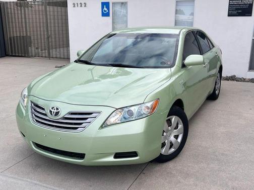 Green 2008 Toyota Camry Hybrid
