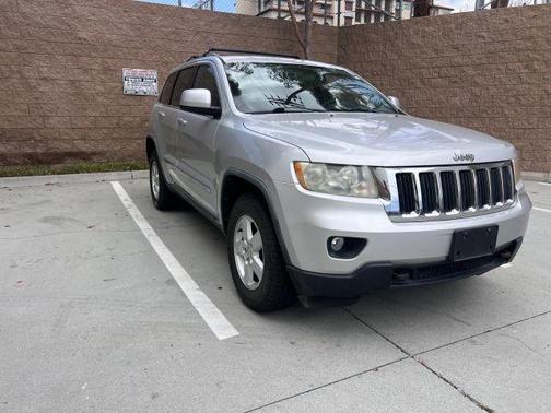 Silver 2011 Jeep Grand Cherokee Laredo