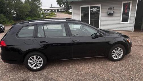 2016 Volkswagen Golf SportWagen TSI S 4-Door