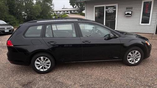 2016 Volkswagen Golf SportWagen TSI S 4-Door