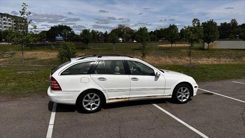 2005 Mercedes-Benz C-Class Luxury 4MATIC