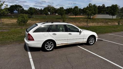 2005 Mercedes-Benz C-Class Luxury 4MATIC