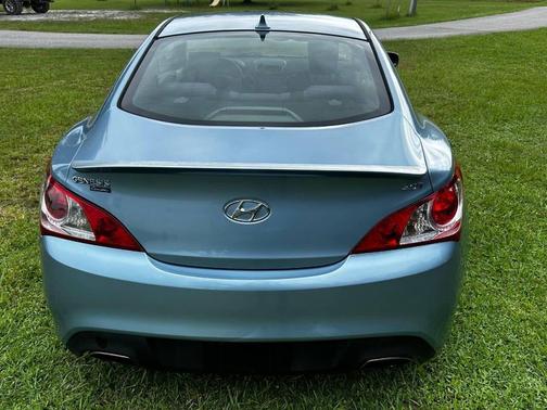 2011 Hyundai Genesis Coupe 2.0T