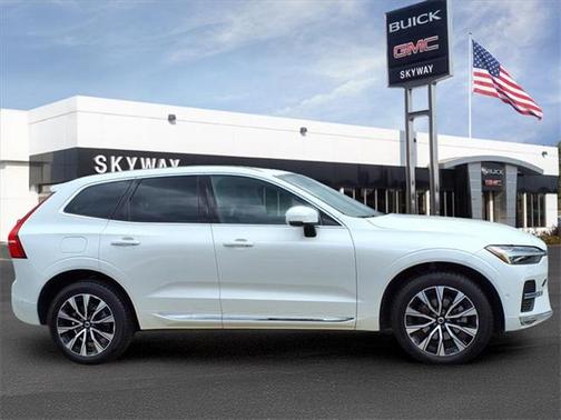 2023 Volvo XC60 B5 Plus Bright Theme