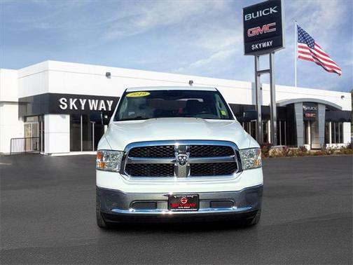 2019 RAM 1500 SLT
