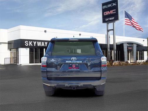 2024 Toyota 4Runner SR5