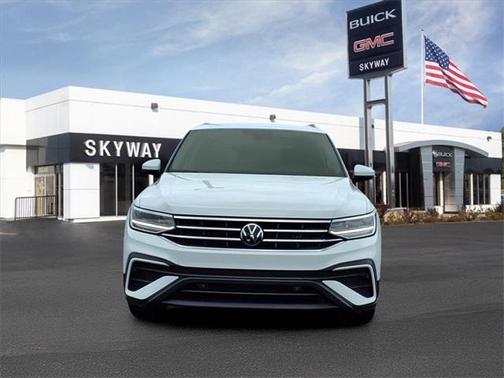 2024 Volkswagen Tiguan 2.0T SE 4MOTION