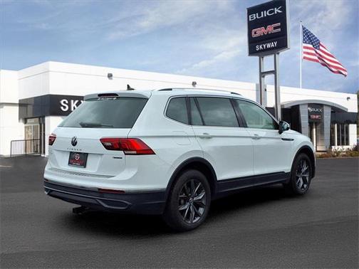 2024 Volkswagen Tiguan 2.0T SE 4MOTION