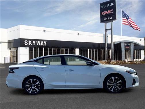 2022 Nissan Maxima SV Xtronic CVT