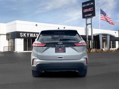 2022 Ford Edge SE
