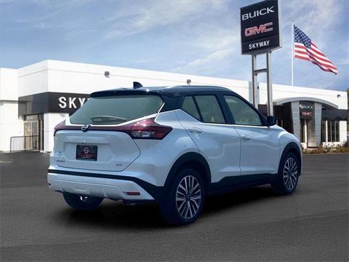 2023 Nissan Kicks SV