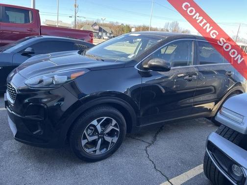Photo 1 of 5 of 2021 Kia Sportage LX