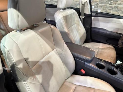 2013 Toyota Avalon Hybrid XLE Premium