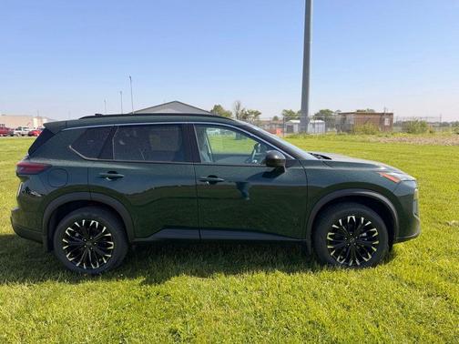 Obsidian Green 2026 Nissan Rogue Dark Armor