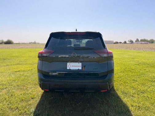 Obsidian Green 2026 Nissan Rogue Dark Armor