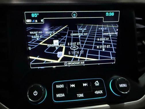 White Frost Tri-Coat 2019 GMC Acadia SLT-2