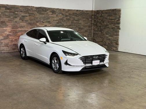 2022 Hyundai SONATA SE